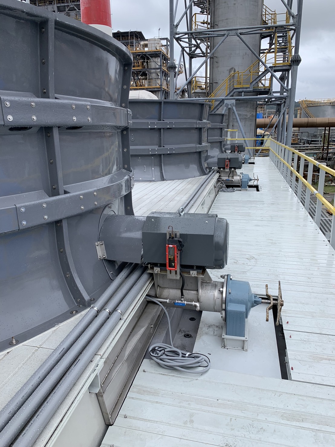 橫流型冷卻水塔